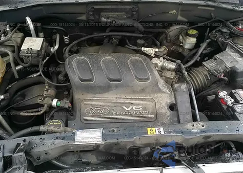 2002 Ford Escape z USA, uszkodzony, nr VIN 1FMCU03182KC48750